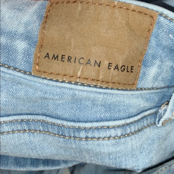 Size 2 American Eagle jeans - Picture 2 of 4
